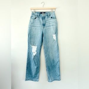 Hollister Ultra-High Rise Dad Jean 26 waist